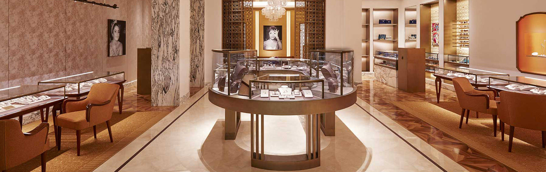 Jewelry Showcase Design