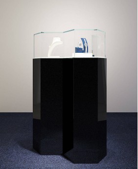 Luxury Black Jewelry Display Showcase High End Pedestal Display Case