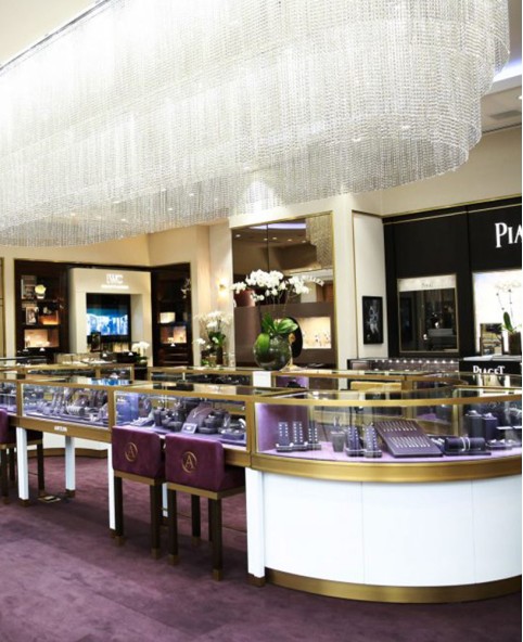 Design de interiores de loja de relógios de varejo de luxo
