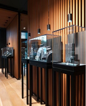 High End Retail Jewelry Showcase Design
