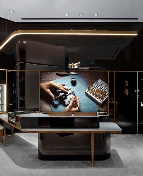 Design de interiores de loja de relógios de luxo personalizados