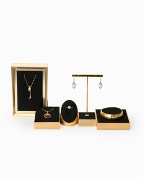 Conjuntos de soporte de exhibición de joyería de acero inoxidable de oro de terciopelo negro de lujo