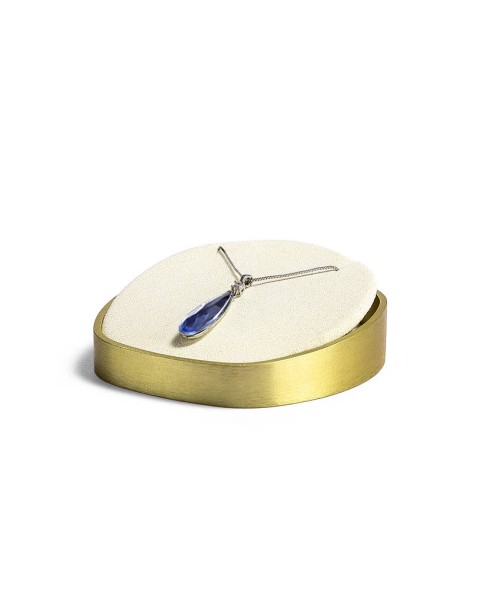Popularny stojak na naszyjniki Kremowy aksamitny stojak na biżuterię na sprzedaż