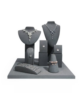 Set Tampilan Perhiasan Beludru Abu-abu Mewah Untuk Dijual