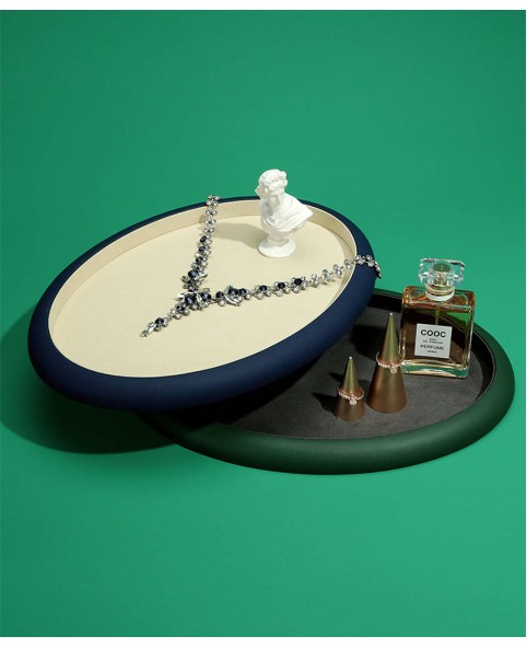 Luksusowy owalny granatowy naszyjnik Biżuteria Prezentacja tacek w kremowym aksamicie na sprzedaż