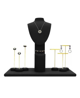 Set Tampilan Jendela Perhiasan Beludru Hitam Logam Emas Baru Dijual