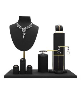 Nieuwe luxe sieradendisplaysets van goudkleurig metaal en zwart fluweel