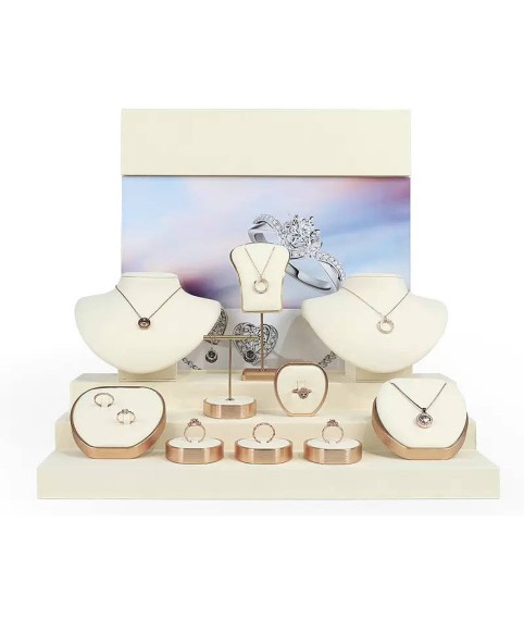 Novo conjunto de exibição de joias de metal dourado de veludo branco para venda