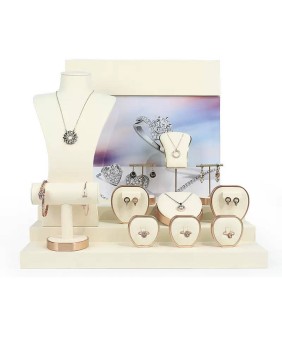 Kits de exhibición de escaparate de joyería de metal dorado de terciopelo blanco populares