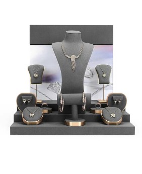 Kit di esposizione per vetrina di gioielli in velluto grigio scuro in metallo dorato popolare