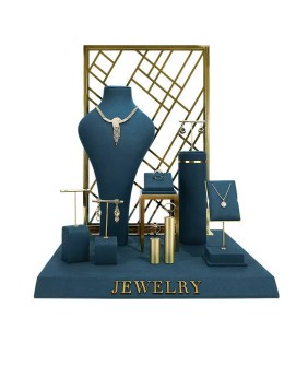 Новые наборы ювелирных изделий из золотого металла и синего бархата
