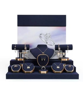 Nuovi kit di esposizione per vetrine per gioielli in metallo dorato in velluto blu navy di lusso