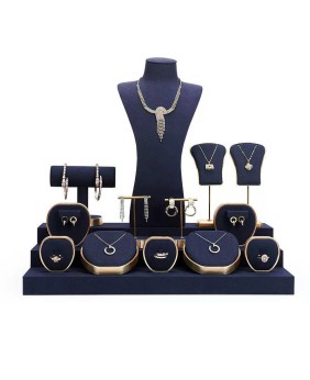 Conjuntos de exibição de joias de metal dourado de veludo azul marinho popular para venda