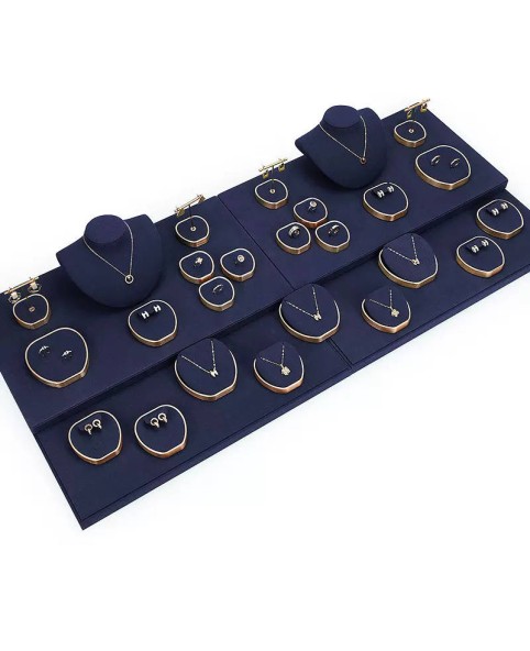Наборы для демонстрации ювелирных изделий из металла темно-синего бархата и золота