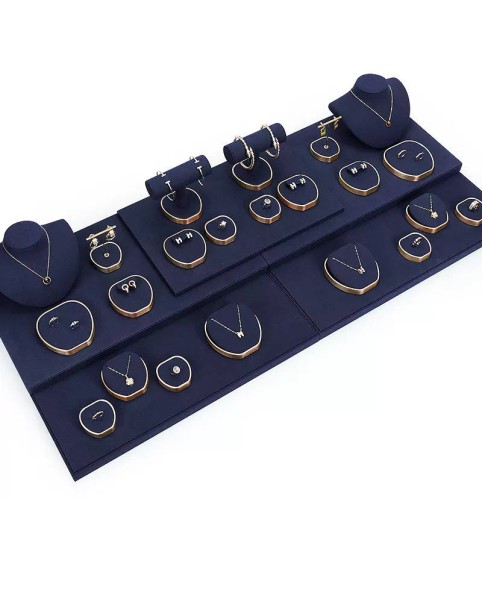 Новые наборы для демонстрации ювелирных изделий из металла темно-синего бархата и золота