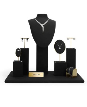 Luxe nouveaux ensembles d'affichage de vitrine de bijoux en velours noir en métal doré
