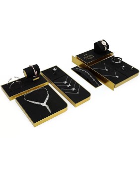 Luxus-Schmuckvitrinen-Display-Tablett-Sets aus goldfarbenem Metall und schwarzem Samt im Angebot