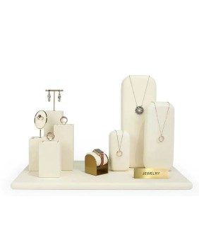 Conjuntos de exhibición de joyería de terciopelo blanco roto de metal dorado de primera calidad