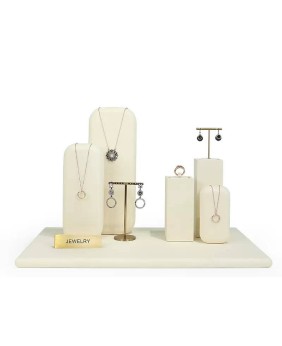 Penjualan Set Tampilan Perhiasan Beludru Putih Logam Emas Ritel