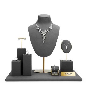 Nouveaux ensembles d'affichage de bijoux en velours gris foncé en métal doré à vendre