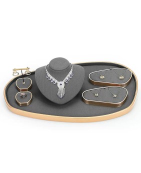 Kits de exhibición de joyería de terciopelo gris oscuro de metal dorado populares de lujo