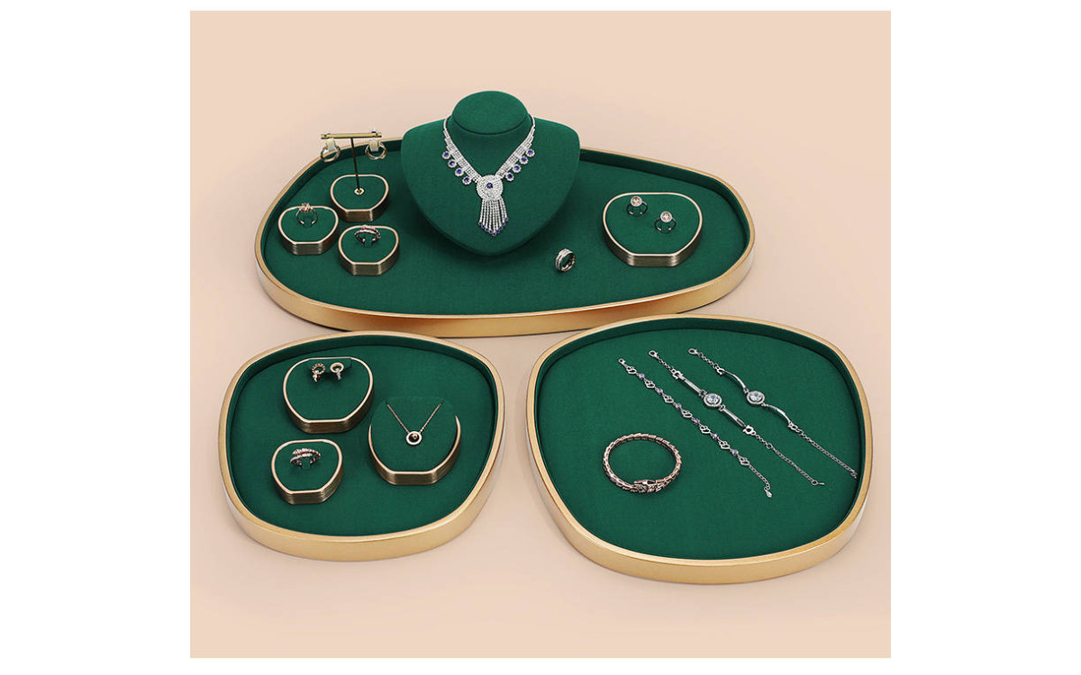 How to Match Jewelry Display Tray Colors to Your Store’s Overall Aesthetic