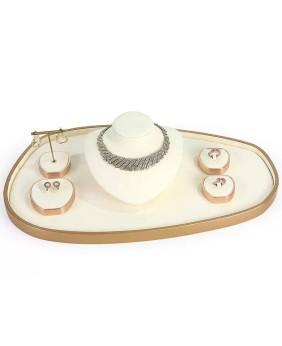 Novo popular conjunto de exibição de joias de veludo branco em metal dourado para venda