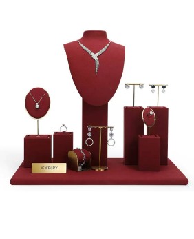 Nouveaux ensembles d'affichage de bijoux en velours rouge en métal doré à vendre