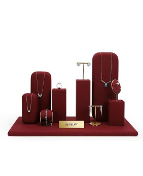 Conjuntos de exhibición de joyería de terciopelo rojo de metal dorado al por menor