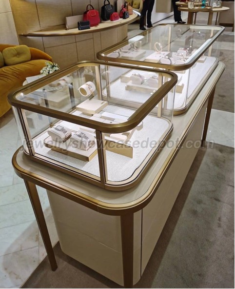 Luxury Custom Stainless Steel Glass Lighted Circular Jewelry Display Showcase
