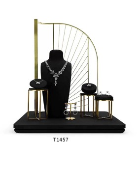 Nuevo conjunto de exhibición de ventana de joyería de terciopelo negro de metal dorado