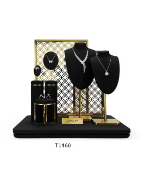 Nuevo conjunto de exhibición de escaparate de joyería de terciopelo negro de Metal dorado al por menor