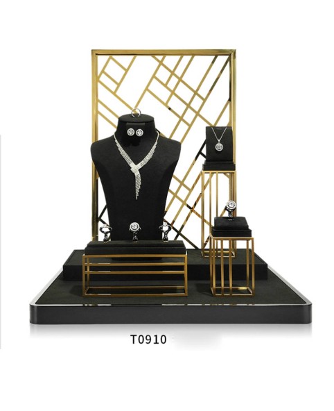 Set di espositori per gioielli in velluto nero in metallo dorato di lusso al dettaglio premium in vendita