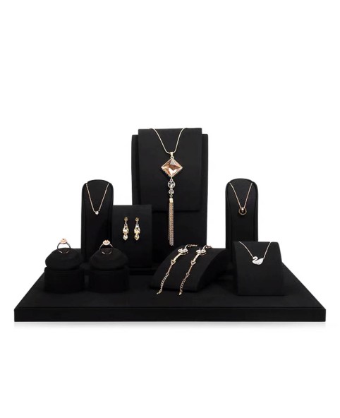 Conjunto de exibição de joias de veludo preto luxuoso