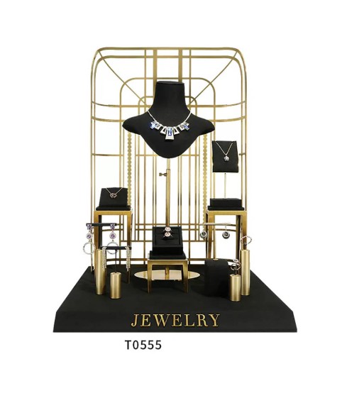 Conjunto de exhibición de joyería de terciopelo negro de metal dorado a la venta