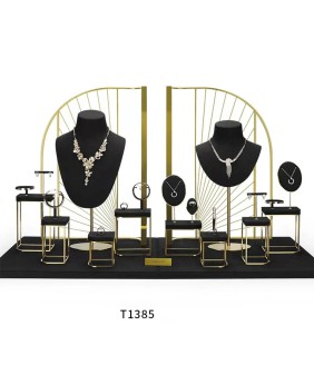 Luxuriöses Einzelhandels-Schmuckvitrinen-Set aus schwarzem Samt