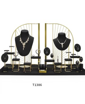 Luxuriöses Schmuck-Schaufenster-Set aus schwarzem Samt für den Einzelhandel