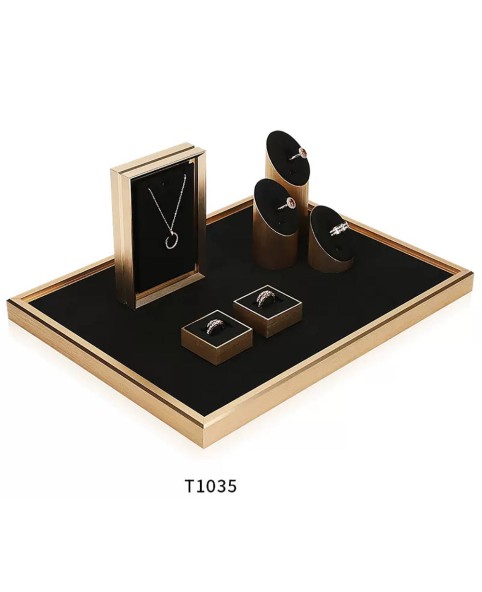 Luxe goudkleurige metalen zwart fluwelen sieradenvitrine-displayset