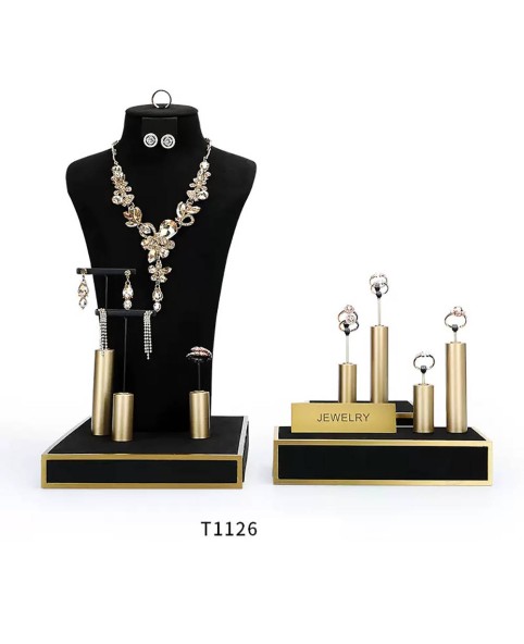 Nuovo set di espositori per gioielli in metallo oro nero in vendita