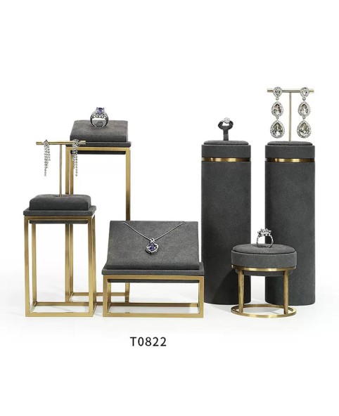 Set di espositori per vetrine per gioielli in velluto grigio scuro in metallo dorato popolare in vendita