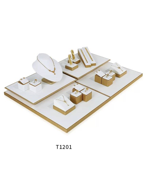 Set da esposizione per gioielli in oro e bianco