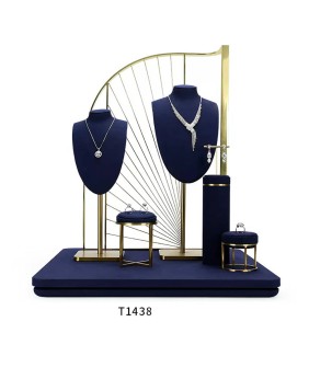 Venta al por menor nuevo conjunto de exhibición de escaparate de joyería de terciopelo azul marino de metal dorado
