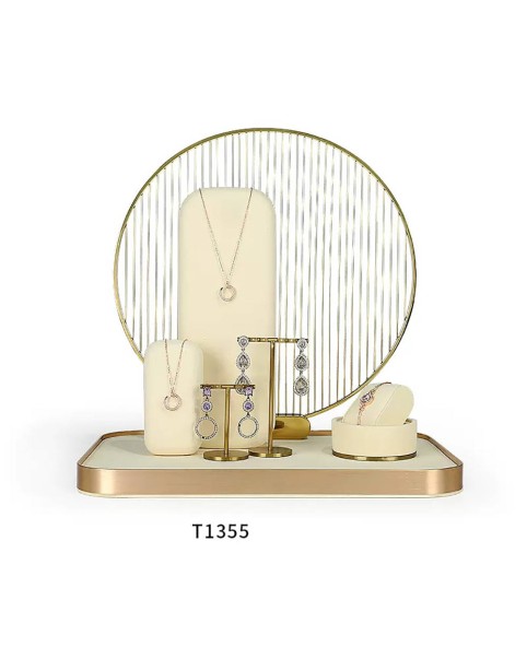 Nuevo juego de exhibición de ventana de joyería de terciopelo blanco, metal dorado, venta al por menor de alta gama