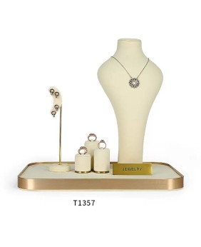 Nuevo juego de exhibición de escaparate de joyería de terciopelo blanco, venta al por menor de lujo de alta gama