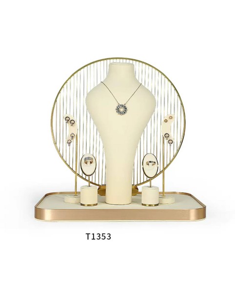 Juego de exhibición de escaparate de joyería de terciopelo blanco, metal dorado nuevo, venta al por menor de alta gama, a la venta