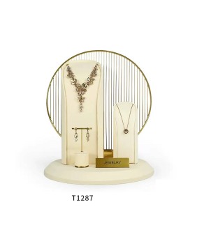 Nowy luksusowy zestaw wystawowy z biżuterią w kolorze złamanego białego aksamitu w kolorze złotym i metalowym
