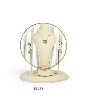 Nuovo set per vetrine per gioielli in velluto bianco sporco in metallo dorato al dettaglio