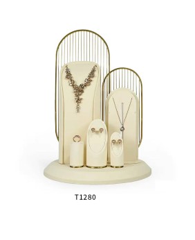 Novo conjunto de exibição de vitrine de joias de veludo branco de varejo