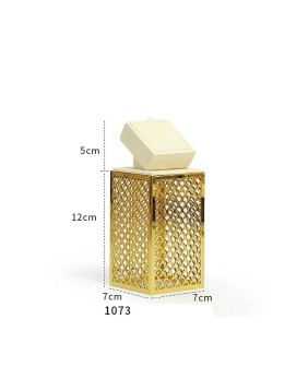 Novo suporte de exibição de colar de veludo branco em metal dourado