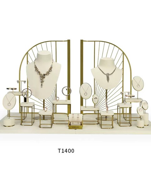Luksusowy zestaw ekspozycyjny biżuterii w kolorze złamanej bieli, aksamitnej